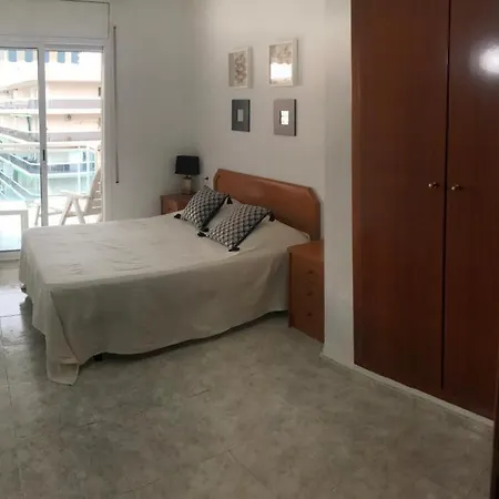 Apartment Terrasse Sud: Confort Et Piscine Près De Port Aventura Salou