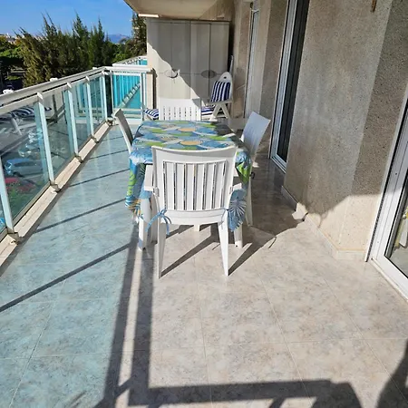 Terrasse Sud: Confort Et Piscine Près De Port Aventura Salou