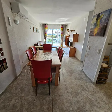 Confort Terrasse 21 M2 Pleins Sud Wifi Proche Port Aventura Centre Et 2 2 Sdb Piscine 살루