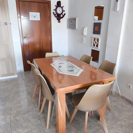 Confort Terrasse 21 M2 Pleins Sud Wifi Proche Port Aventura Centre Et 2 2 Sdb Piscine 살루